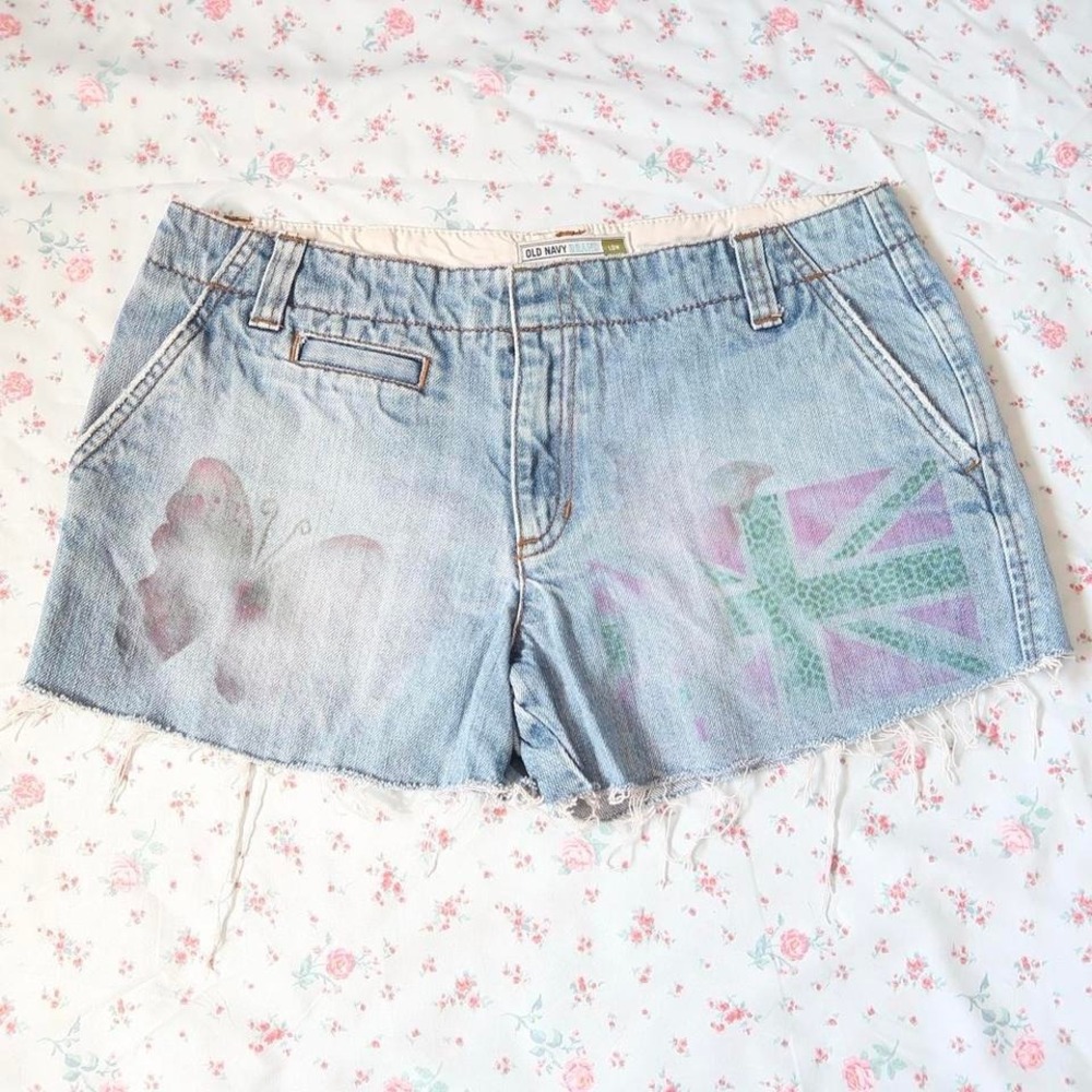 vintage y2k old navy low rise graphic denim shorts butterfly union jack